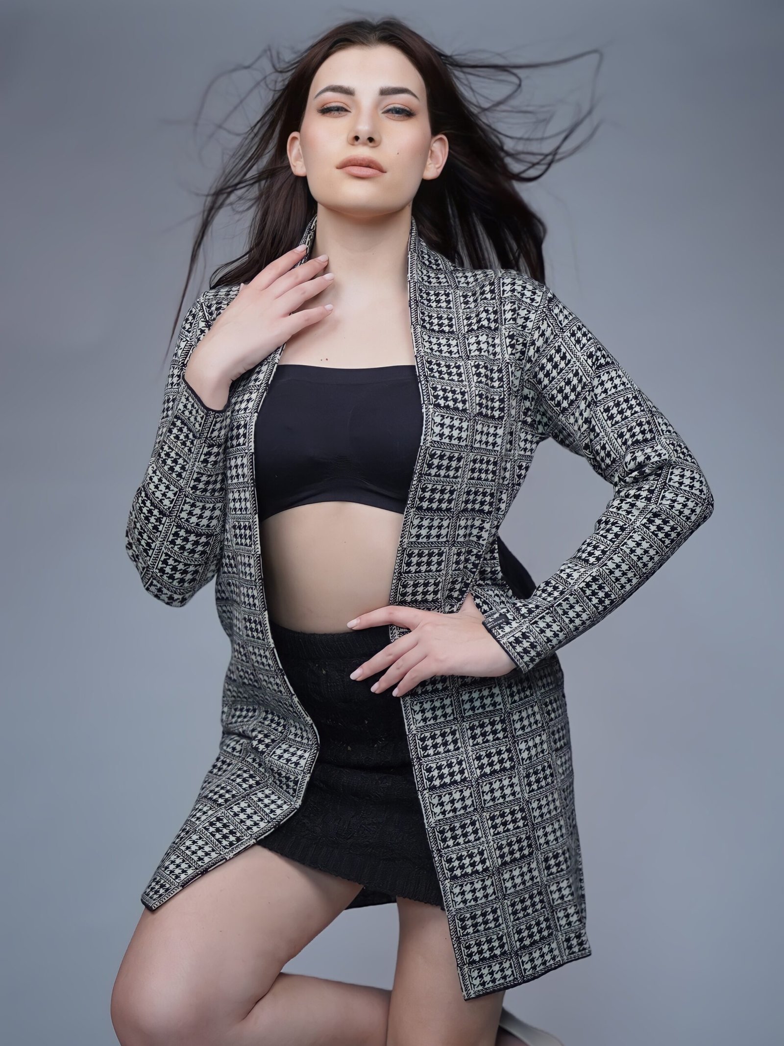 Creative Line Geometric Design Knitted Shrug 4 3 32 scaled