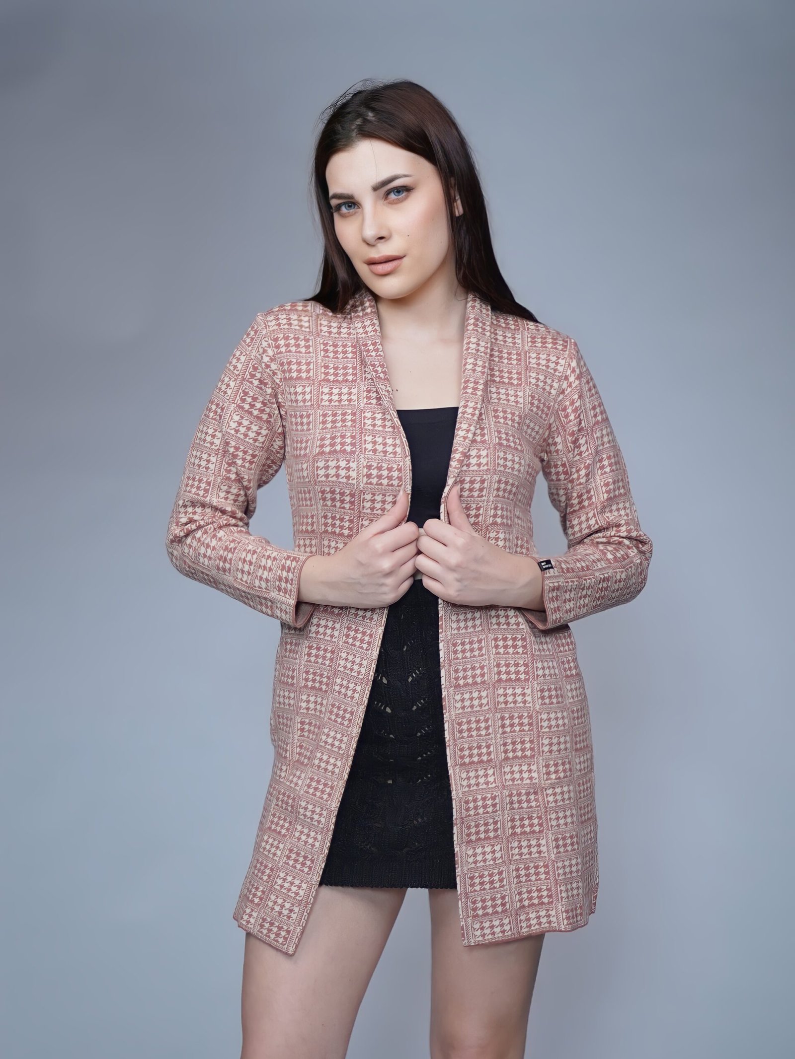 Creative Line Geometric Design Knitted Shrug 6 5 31 scaled