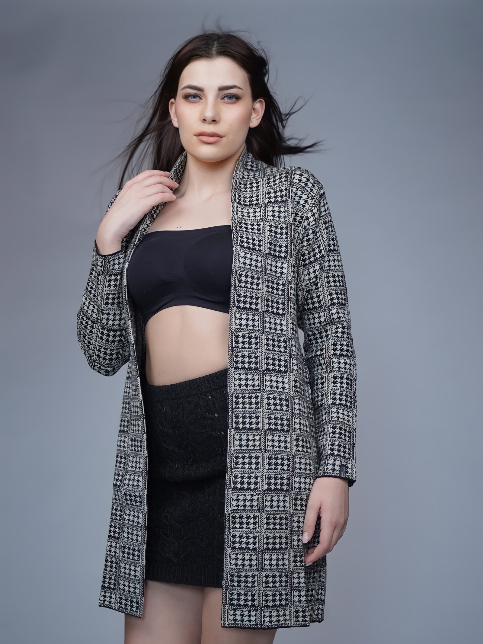 Creative Line Geometric Design Knitted Shrug 6 5 32 scaled