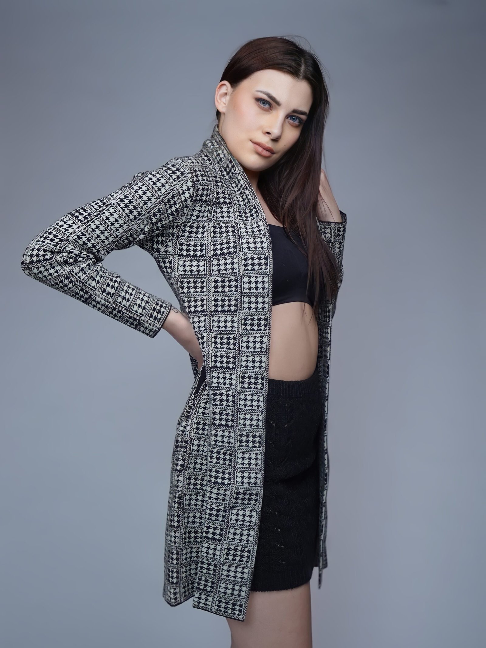 Creative Line Geometric Design Knitted Shrug 7 6 32 scaled