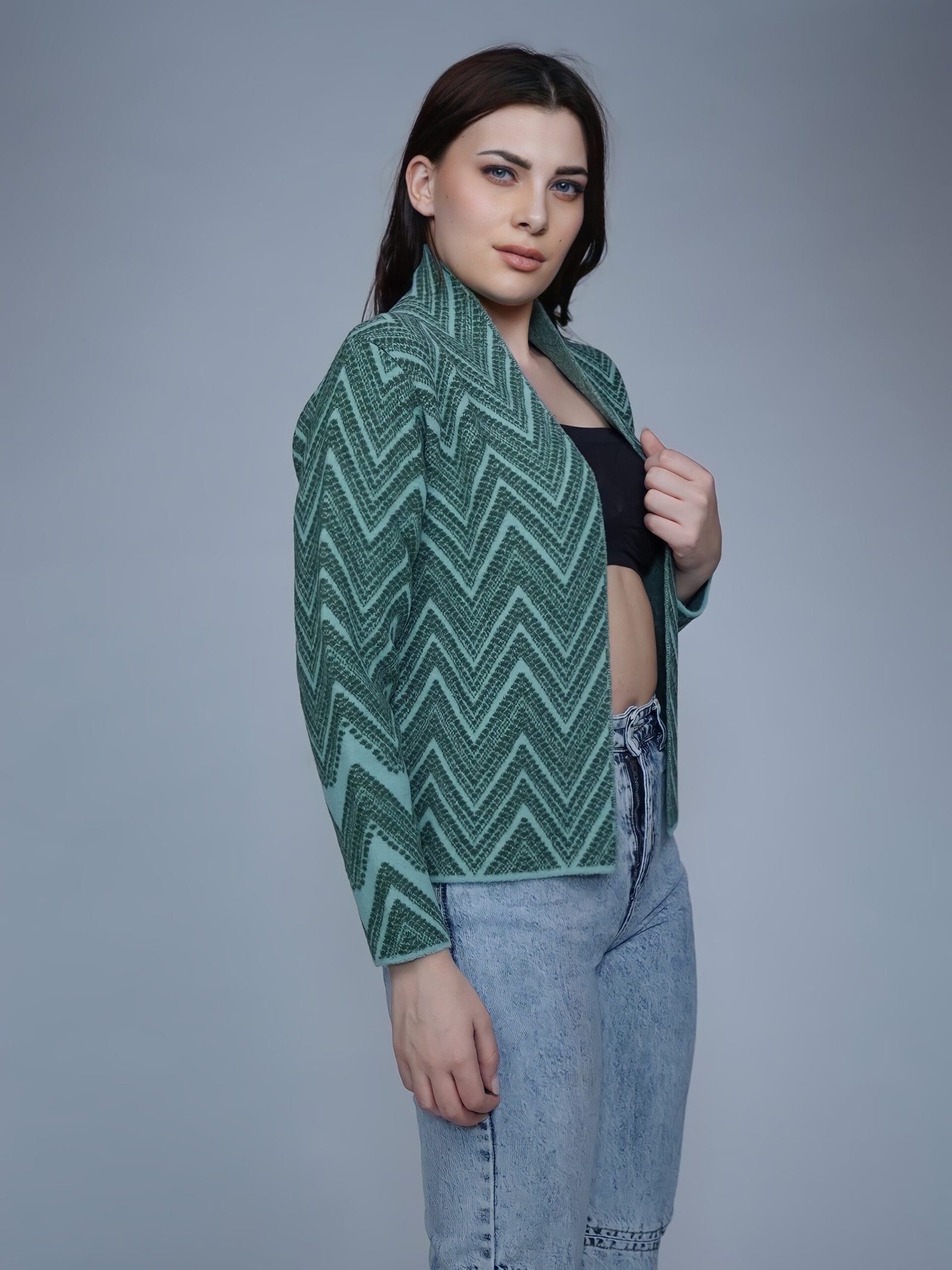 Creative Line Bottle Green Geometric Design Short Shrug - Image 5