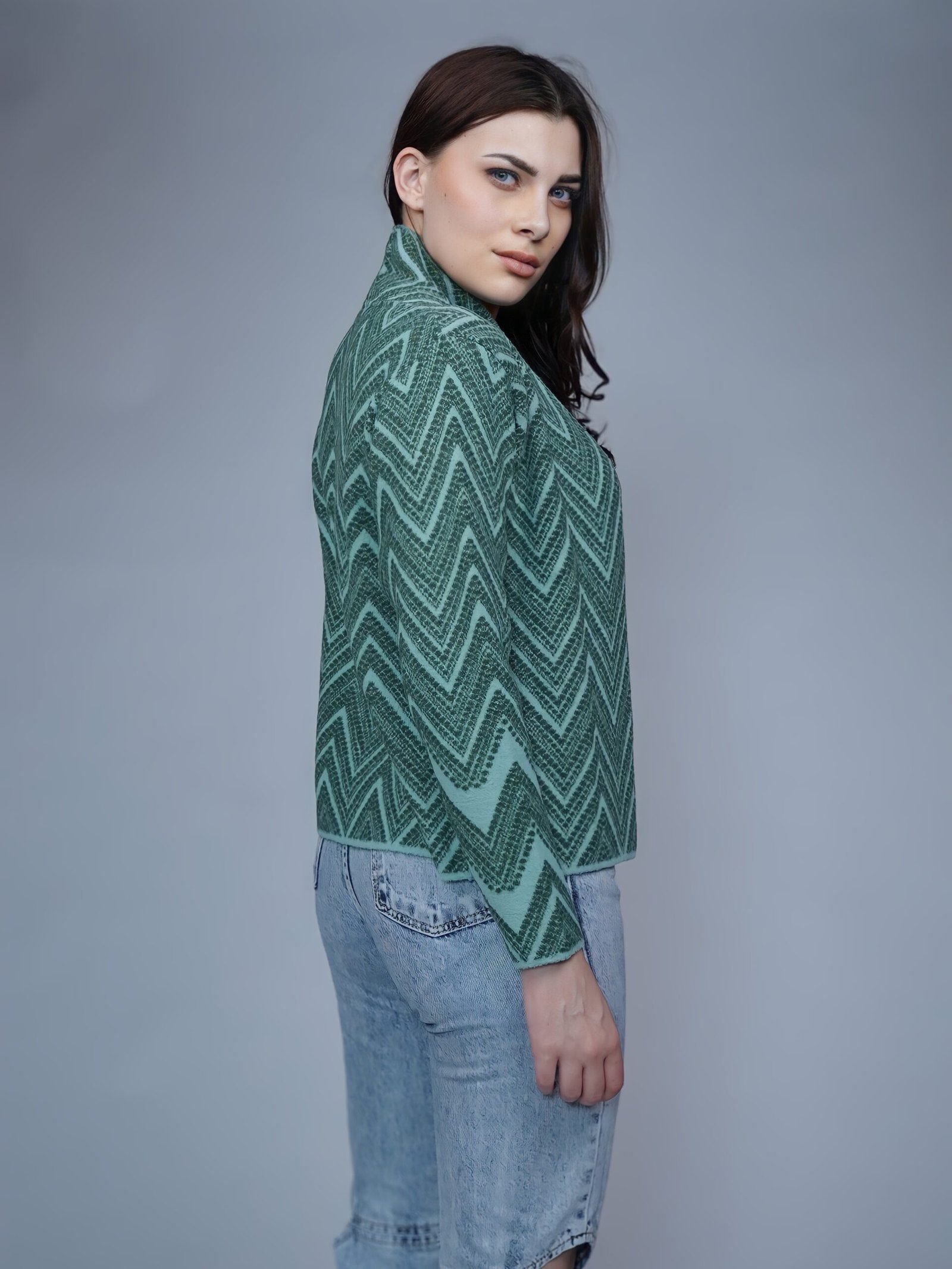 Creative Line Bottle Green Geometric Design Short Shrug - Image 6